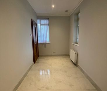 1 Bed Flat, Harrow, HA2 - Photo 2