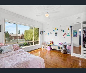 33 Seabeach Parade, North Shore, Vic 3214 - Photo 3