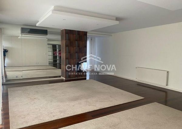 Apartamento T5 em Porto
