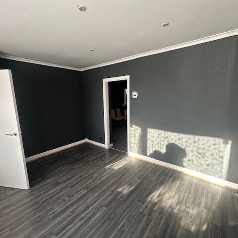 PETERBOROUGH - Photo 1