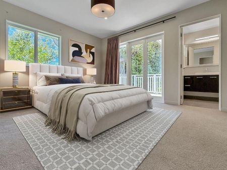 Spacious & Sunny Character Home - Photo 4