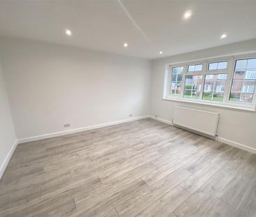 3 bedroom detached house to rent - Photo 2