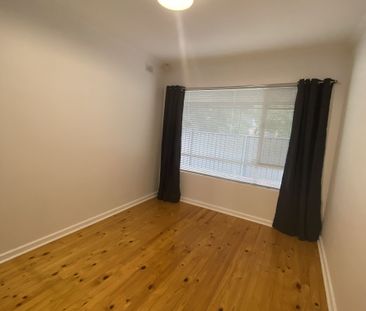 Charming, Freshly Painted Home. - Photo 3