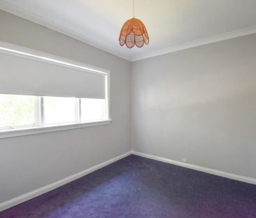 Freshly renovated and ready to move in. - Photo 4