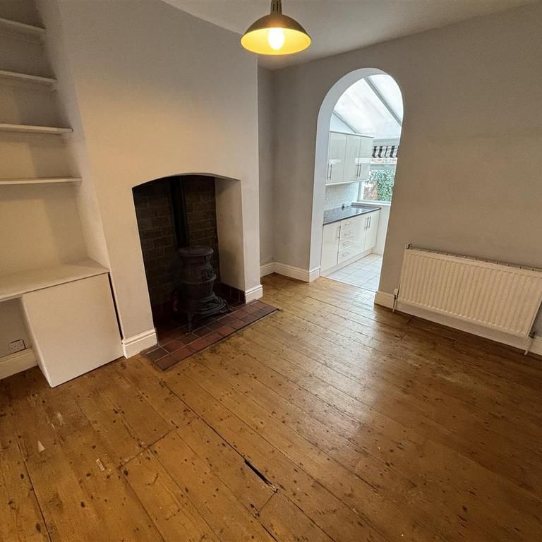 2 bedroom terraced house to rent - Photo 1
