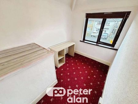 Ty Isaf Park Avenue, Risca, Newport, NP11 - Photo 3