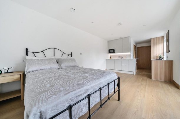 Studio to rent - Photo 1