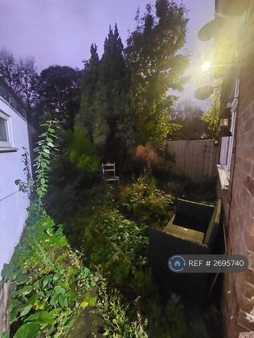 1 bedroom in a flat share to rent - Photo 5