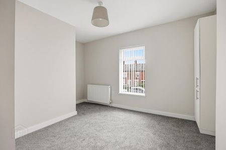 19 Parkgate Gardens, Belfast, BT4 1ES - Photo 2