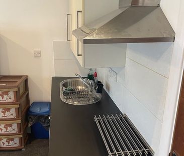 Studio Flat, Norbury, SW16 - Photo 2