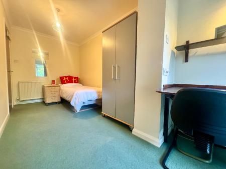 5 Bed Student Home - 43 Kemsing Gardens - Photo 1