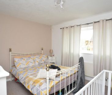 3 bedroom semi-detached house to rent - Photo 1