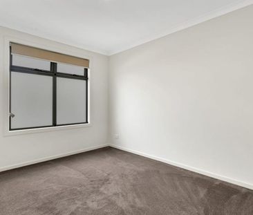 Space, Style & Superb Location - Photo 2