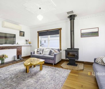 Comfortable Home in Convenient Quoiba Location - Photo 2