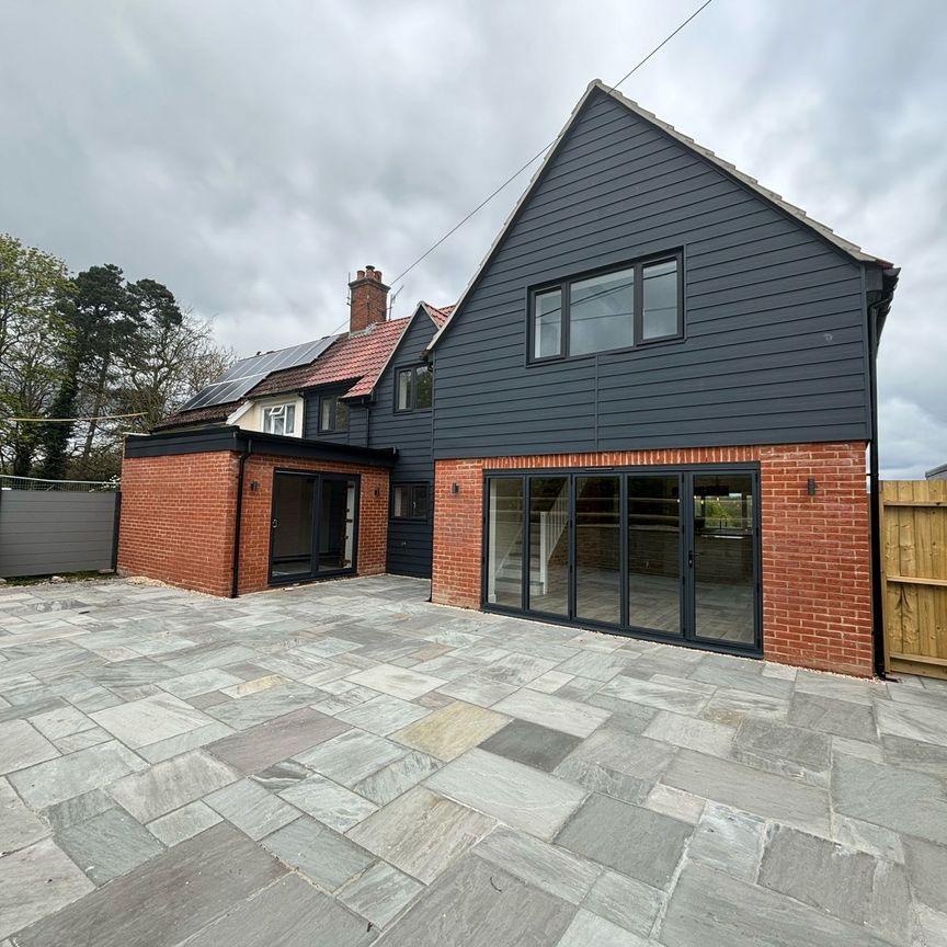 Westbury Road, Devizes, Little Cheverell - Photo 1