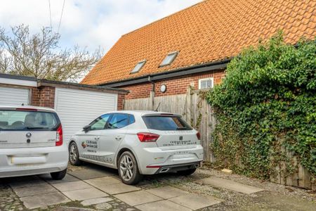 2 bedroom cottage to rent - Photo 2