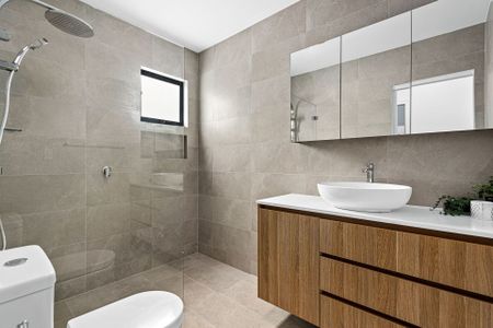 Immaculate townhouse - Photo 5