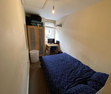 1 bedroom in a house share to rent - Photo 6