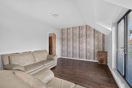 20 Drumadoon Square, Dundonald, Belfast, BT16 2QN - Photo 3