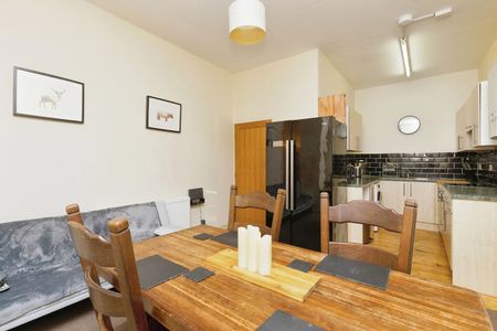 3 Bed Flat, Orkney Place, G51 - Photo 2