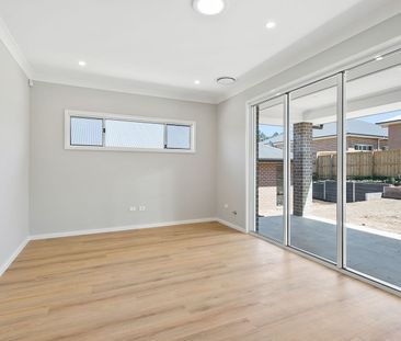 Two bedroom granny flat located in a quiet, elevated position - Photo 2