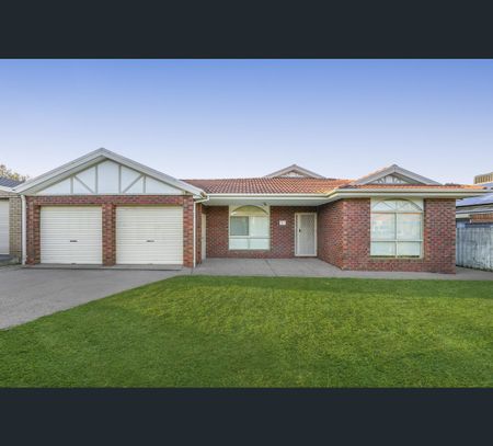 13 Metropolitan Avenue, Craigieburn, Vic 3064 - Photo 3