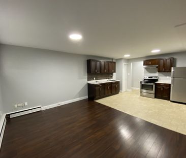 227 West Lane - U3 - Photo 2