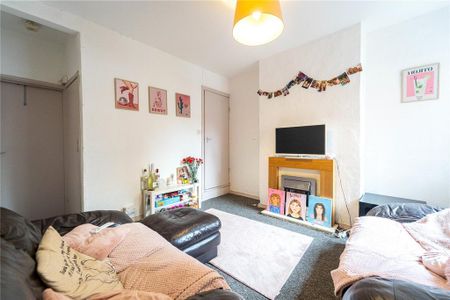 3 bedroom end of terrace house to rent - Photo 4