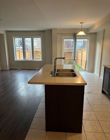 For Lease - 7761 White Pine Crescent, Niagara Falls, Ontario - Photo 5