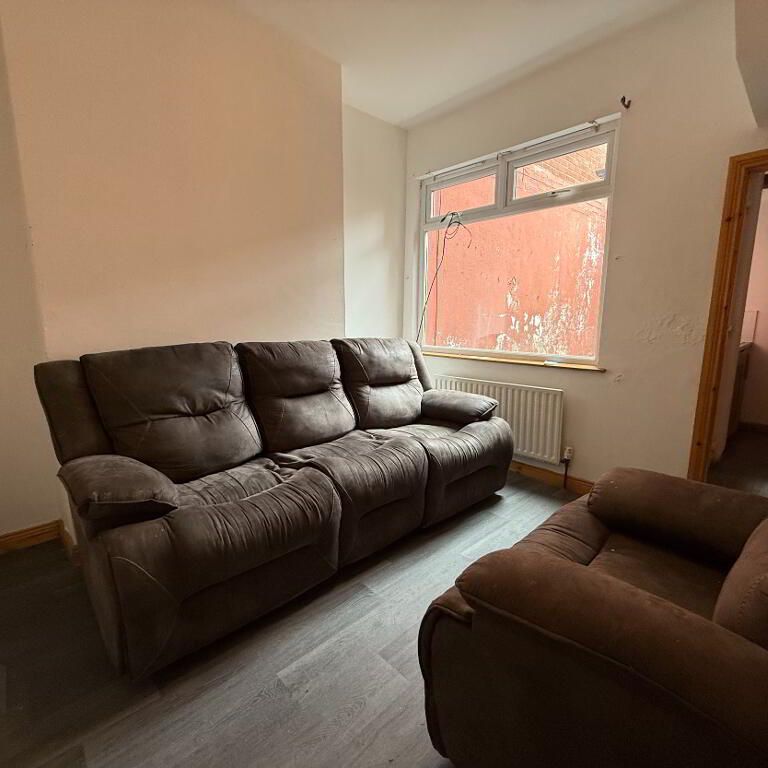 44 Earlscourt Street, Belfast, BT12 7AS - Photo 1