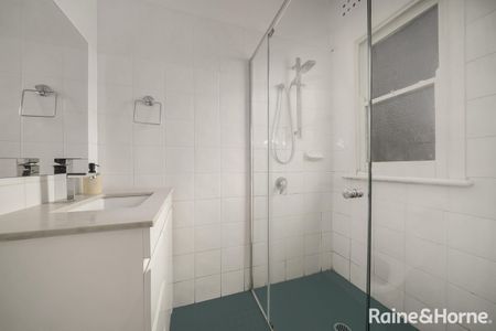 STUNNING HOUSE FOR RENT ACROSS GLENFIELD STATION! - Photo 5