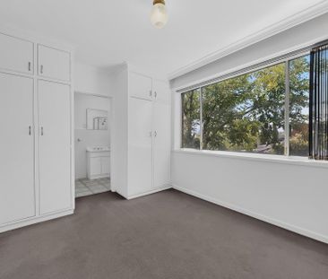 Perfectly Located & Freshly Painted Apartment! - Photo 4