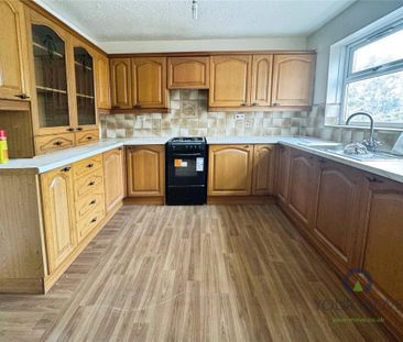 4 bedroom semi-detached house to rent - Photo 6