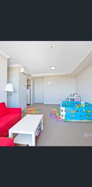 One Bedroom Apartment Australia Towers - Photo 1