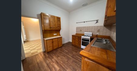 Charming Terrace Steps from Lygon Street - Photo 4