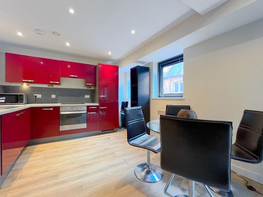 2 bedroom Flat To Let - Photo 1