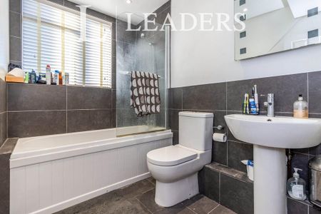 1 bedroom in a house share to rent - Photo 4