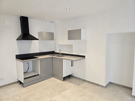 Bel appartement T3 de 43 m² environ entièrement rénové ! - Photo 2