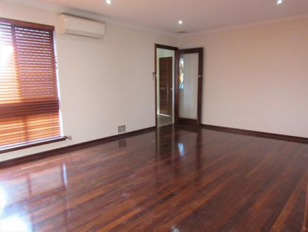 Large Family Home - Photo 2