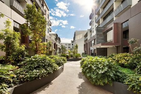 Port Melbourne Apartment – Bright with Views - Photo 5