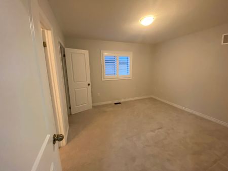 For Lease - 226 Lyle Drive, Clarington, Ontario - Photo 4