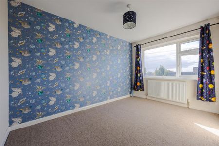3 bedroom semi-detached house to rent - Photo 5