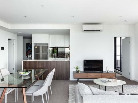 Luxurious Two-Bedroom Apartment For Rent - Photo 2