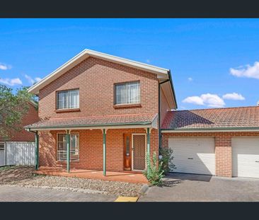 3 Bedroom Townhouse in Prime Location!! - Photo 2