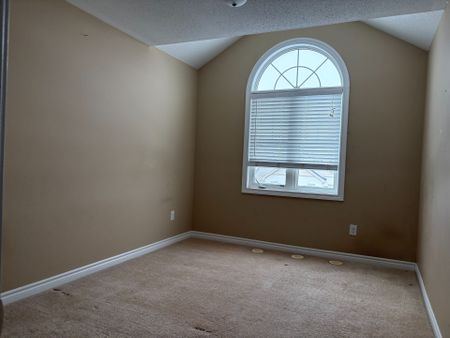 For Lease - 2652 Baynes Sound Way, Barrhaven, Ontario - Photo 2