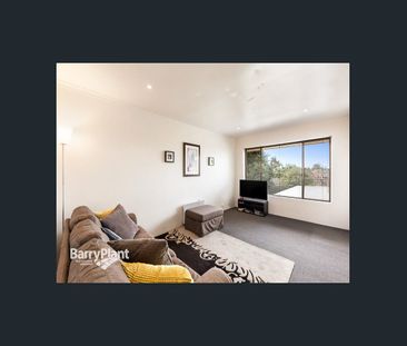 Top-floor living in Mentone - Photo 1