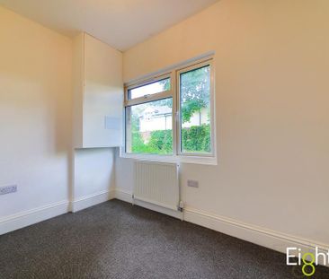 3 bedroom flat to rent - Photo 3