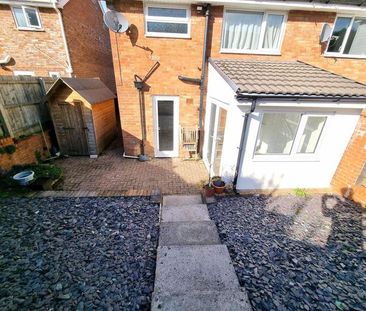 3 bedroom semi-detached house to rent - Photo 6