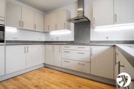 3 bedroom end of terrace house to rent - Photo 5