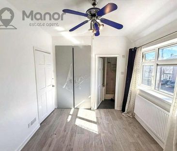 Stevens Road, Dagenham, RM8 - Photo 4